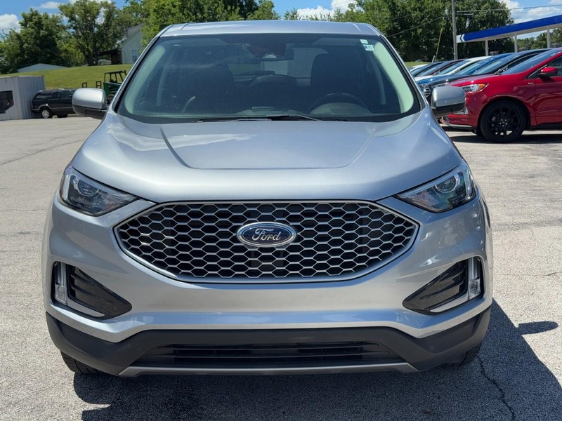Ford Edge Vehicle Full-screen Gallery Image 09