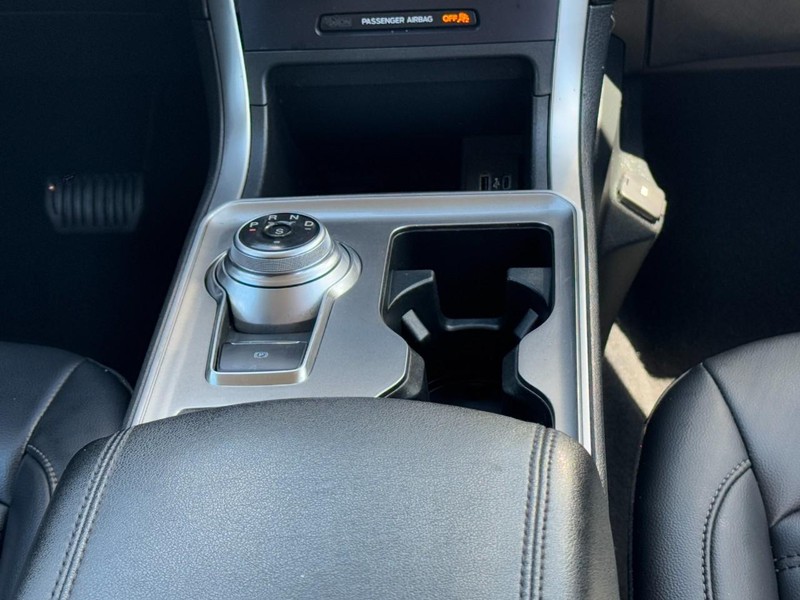 Ford Edge Vehicle Full-screen Gallery Image 14