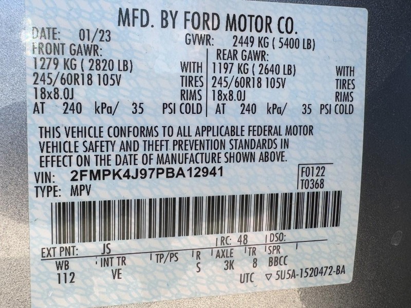 Ford Edge Vehicle Full-screen Gallery Image 24