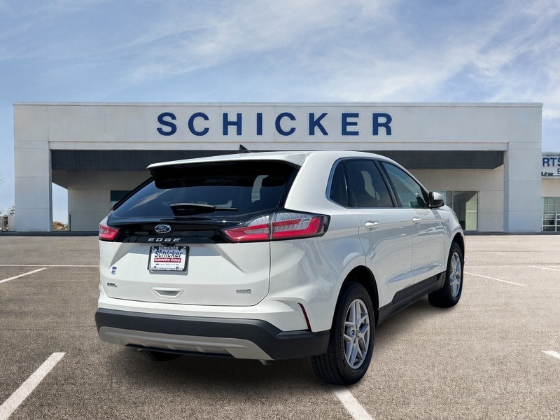Ford Edge Vehicle Full-screen Gallery Image 03