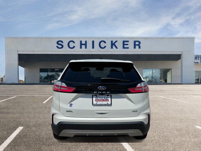 Ford Edge Vehicle Full-screen Gallery Image 04