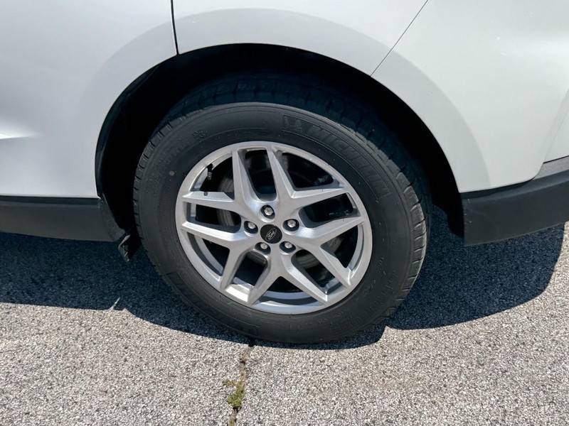 Ford Edge Vehicle Full-screen Gallery Image 07