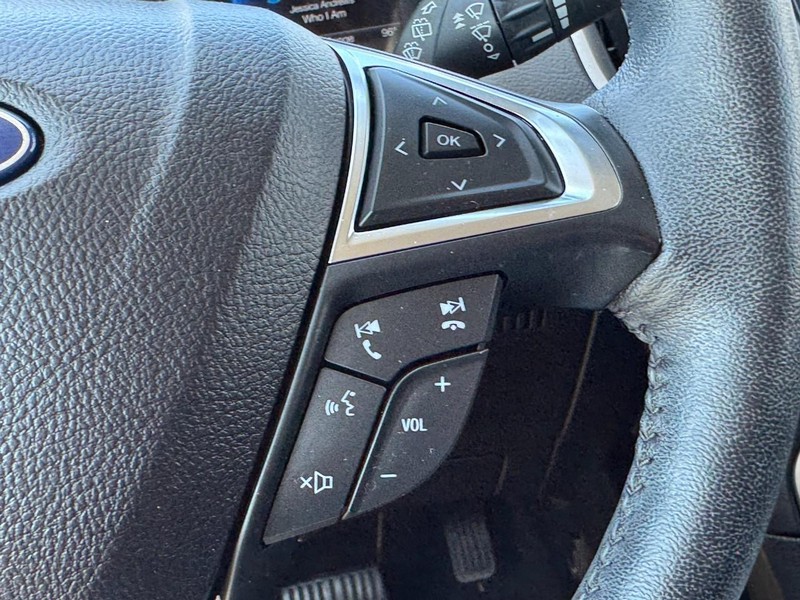 Ford Edge Vehicle Full-screen Gallery Image 17