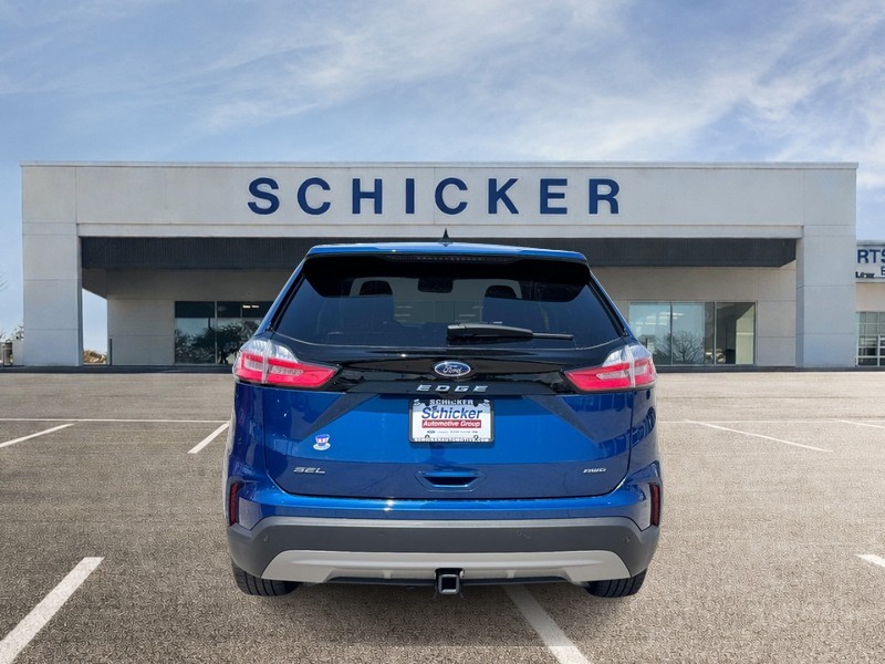 Ford Edge Vehicle Full-screen Gallery Image 04