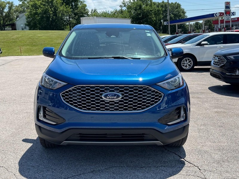 Ford Edge Vehicle Full-screen Gallery Image 09