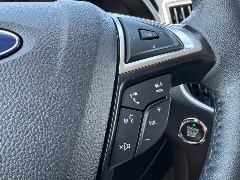 Ford Edge Vehicle Full-screen Gallery Image 17