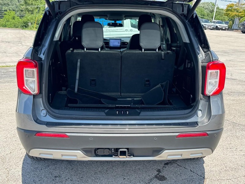 Ford Explorer Vehicle Full-screen Gallery Image 05