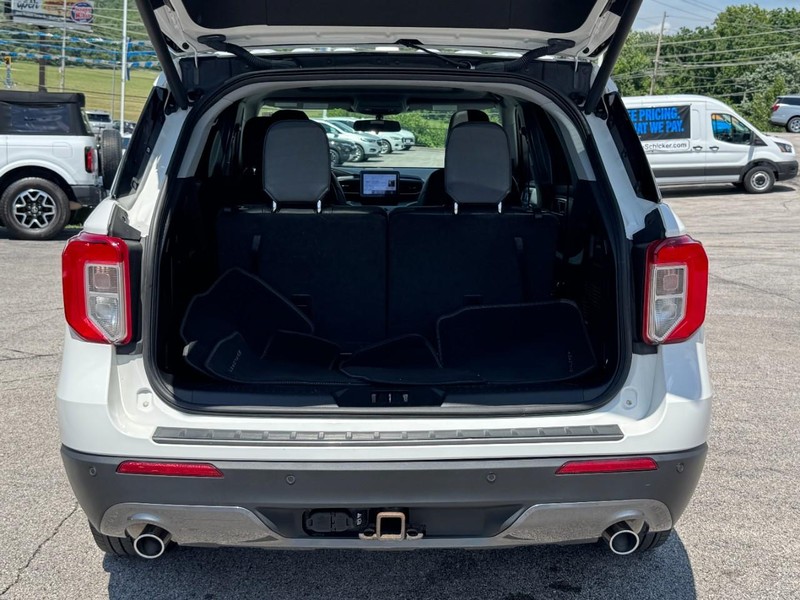 Ford Explorer Vehicle Full-screen Gallery Image 05