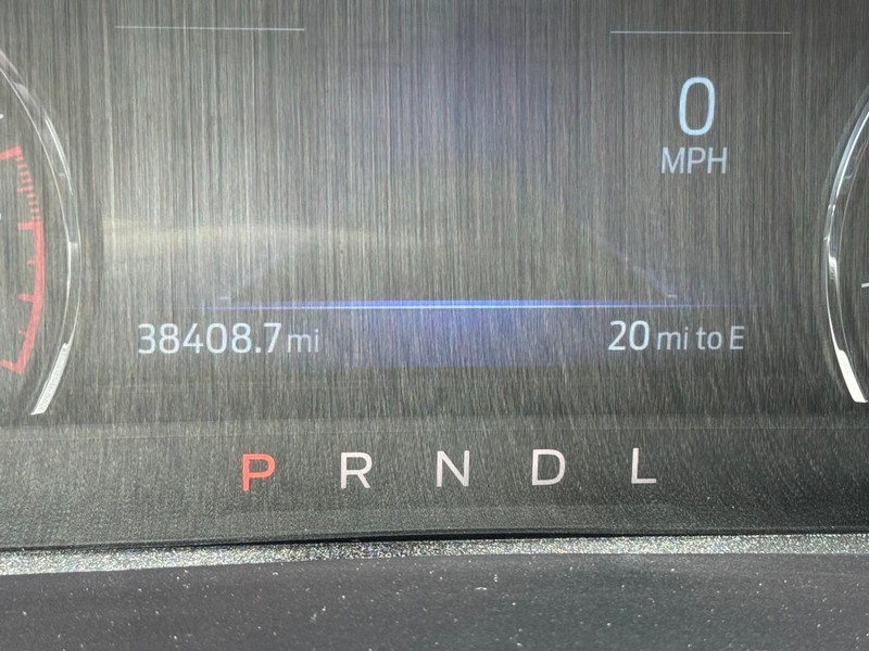 Ford Explorer Vehicle Full-screen Gallery Image 19