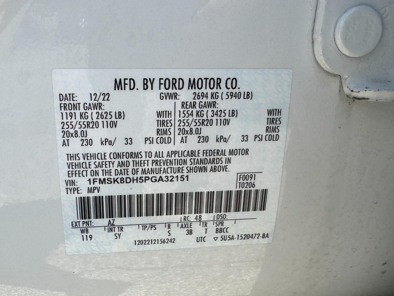 Ford Explorer Vehicle Full-screen Gallery Image 25