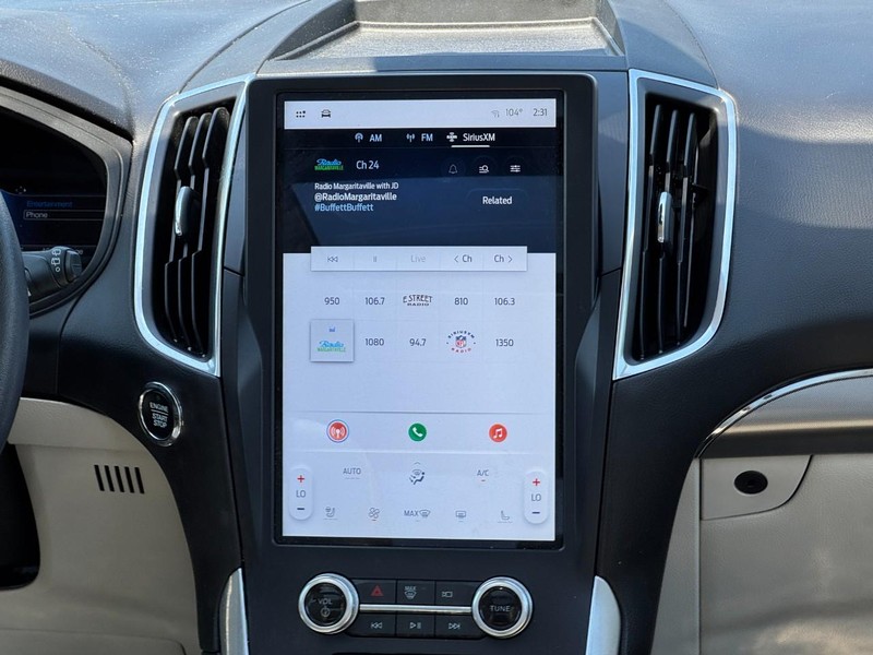 Ford Edge Vehicle Full-screen Gallery Image 13