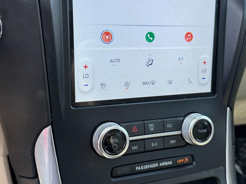 Ford Edge Vehicle Full-screen Gallery Image 21