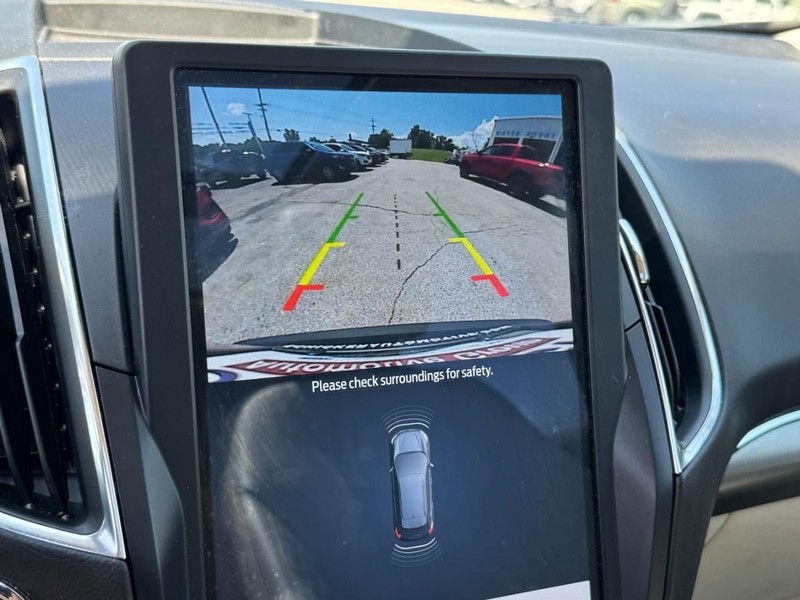 Ford Edge Vehicle Full-screen Gallery Image 22