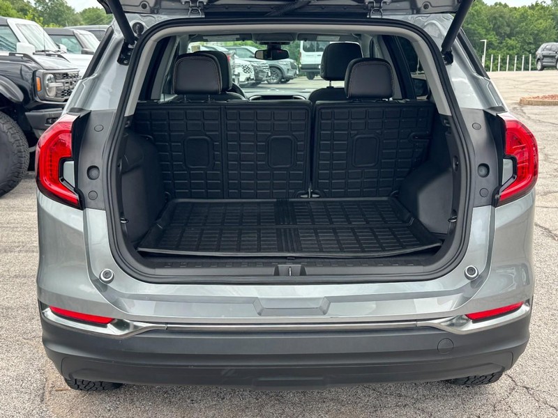 GMC Terrain Vehicle Full-screen Gallery Image 05
