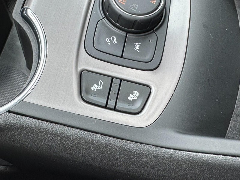 GMC Terrain Vehicle Full-screen Gallery Image 21