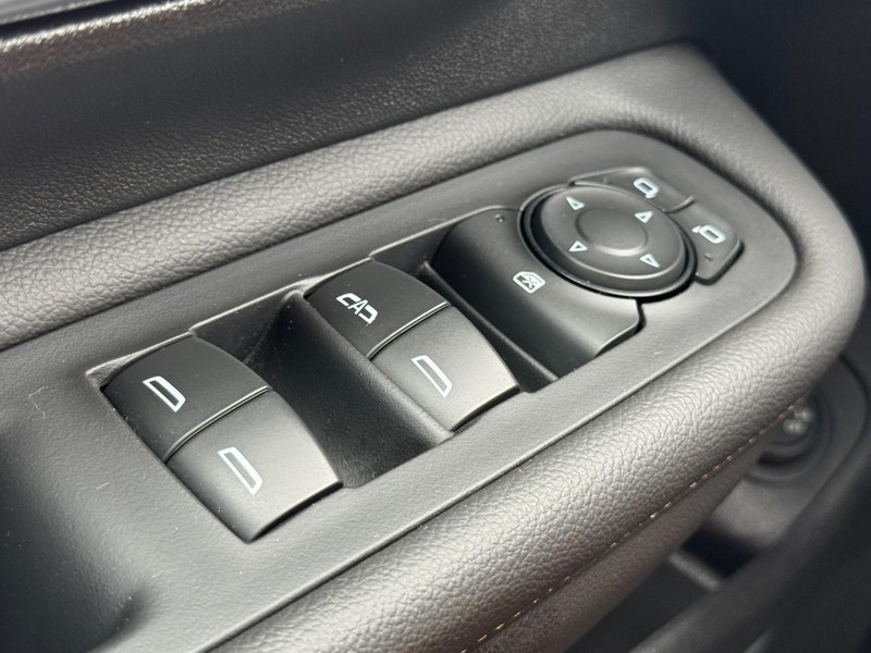 GMC Terrain Vehicle Full-screen Gallery Image 23