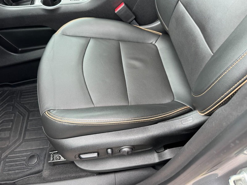 GMC Terrain Vehicle Full-screen Gallery Image 24