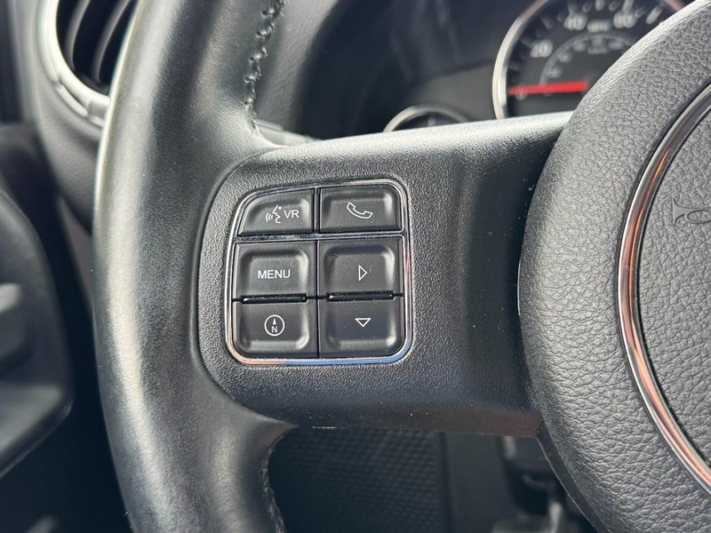 Jeep Wrangler Unlimited Vehicle Full-screen Gallery Image 16
