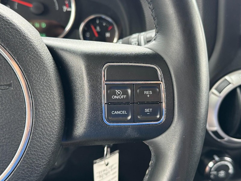 Jeep Wrangler Unlimited Vehicle Full-screen Gallery Image 17