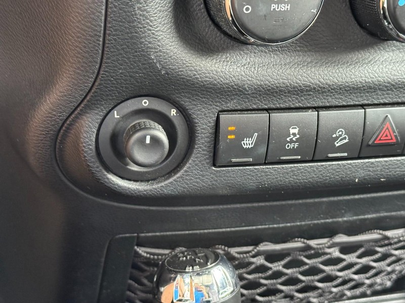 Jeep Wrangler Unlimited Vehicle Full-screen Gallery Image 19