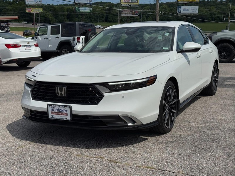 Honda Accord Hybrid Vehicle Full-screen Gallery Image 08