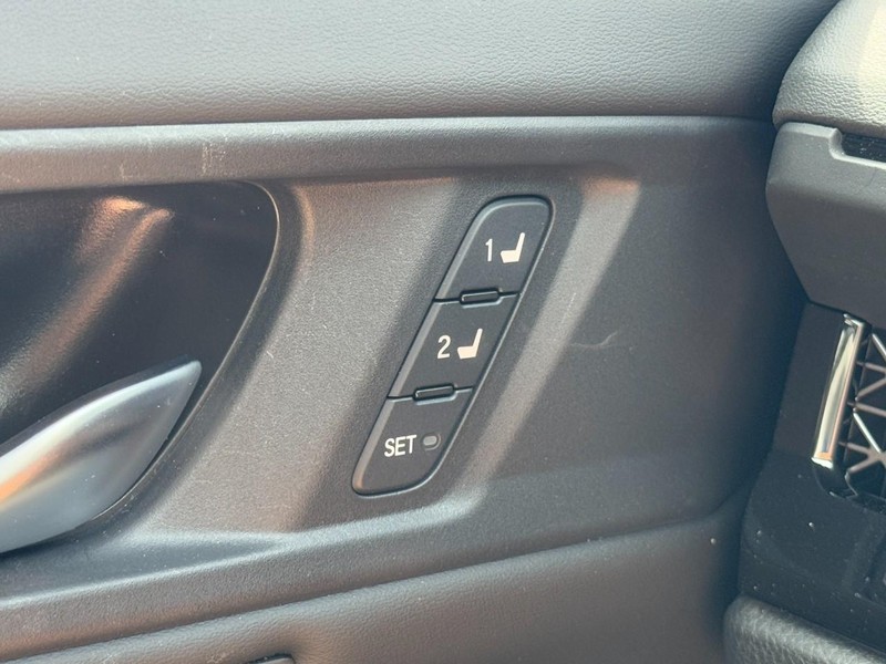 Honda Accord Hybrid Vehicle Full-screen Gallery Image 17
