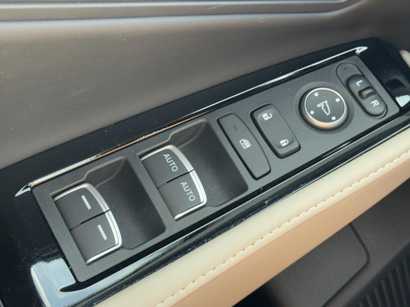 Honda Accord Hybrid Vehicle Full-screen Gallery Image 24
