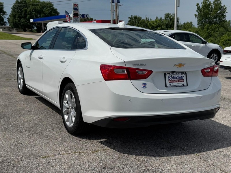 Chevrolet Malibu Vehicle Full-screen Gallery Image 06