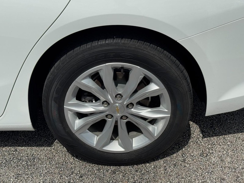 Chevrolet Malibu Vehicle Full-screen Gallery Image 07
