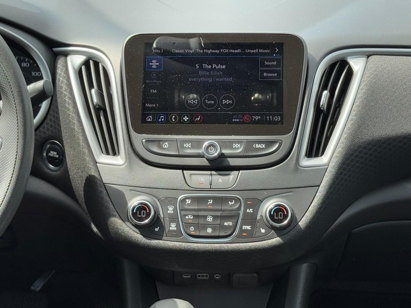 Chevrolet Malibu Vehicle Full-screen Gallery Image 13