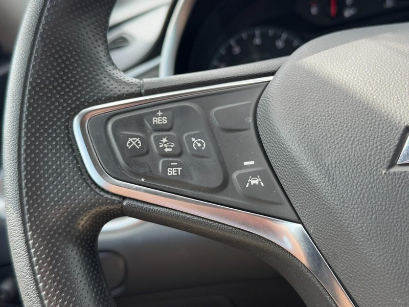 Chevrolet Malibu Vehicle Full-screen Gallery Image 16