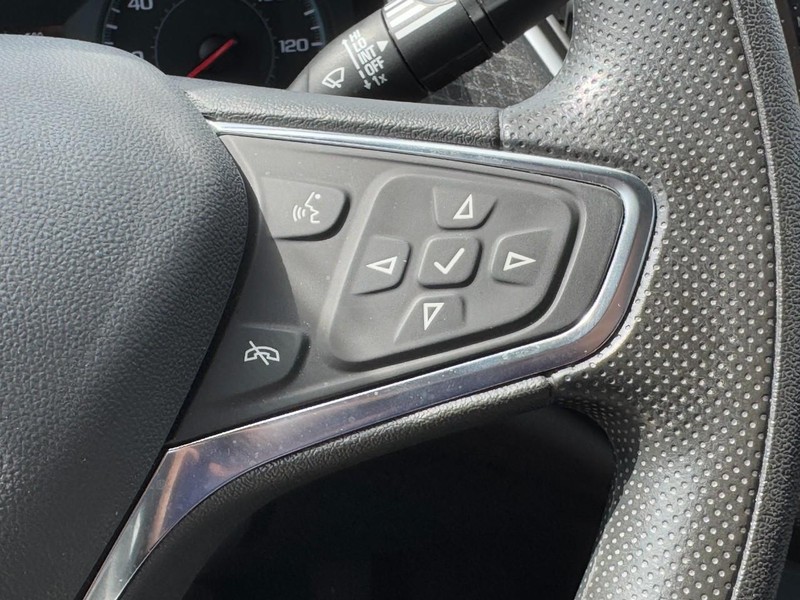 Chevrolet Malibu Vehicle Full-screen Gallery Image 17