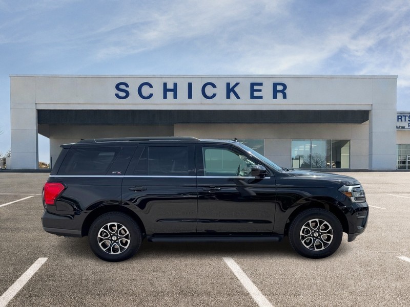 Ford Expedition Vehicle Full-screen Gallery Image 02