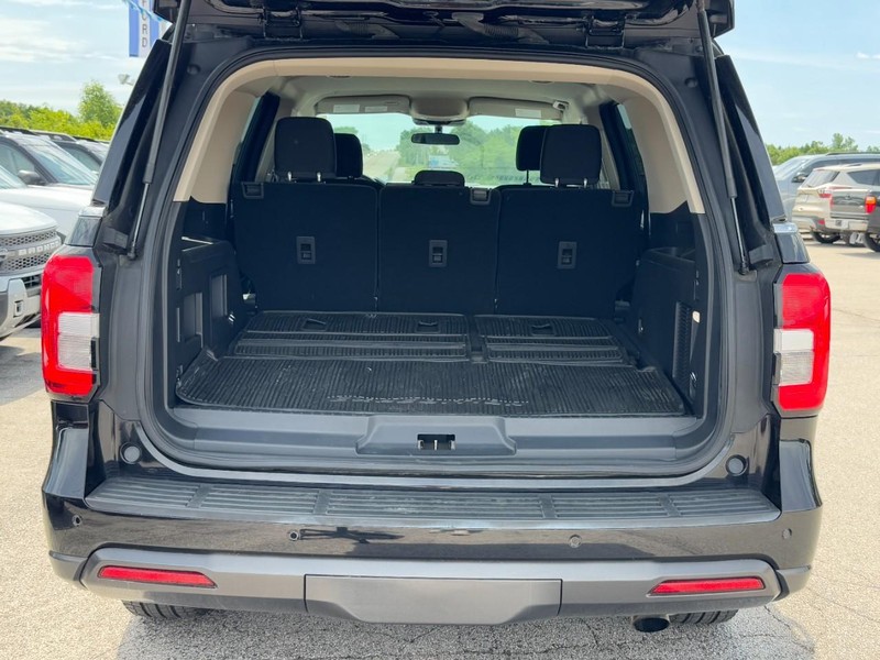 Ford Expedition Vehicle Full-screen Gallery Image 05