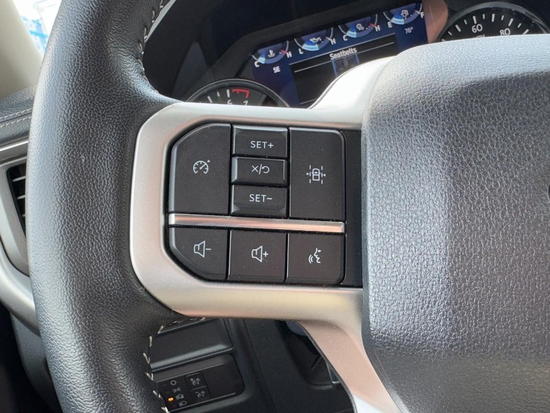 Ford Expedition Vehicle Full-screen Gallery Image 16