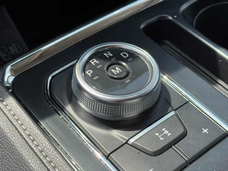 Ford Expedition Vehicle Full-screen Gallery Image 19