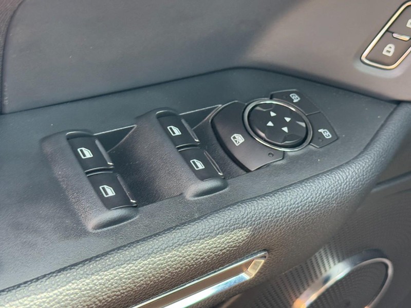 Ford Expedition Vehicle Full-screen Gallery Image 22