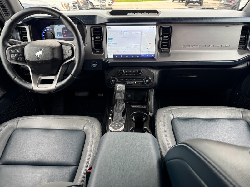 Ford Bronco Vehicle Full-screen Gallery Image 11