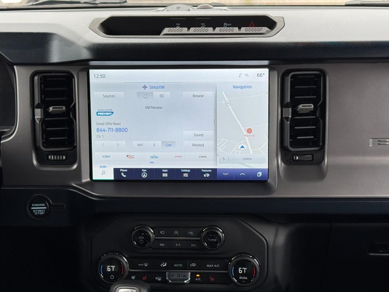 Ford Bronco Vehicle Full-screen Gallery Image 13