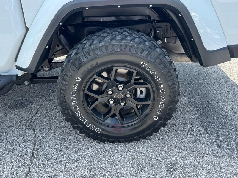 Jeep Gladiator Vehicle Full-screen Gallery Image 07