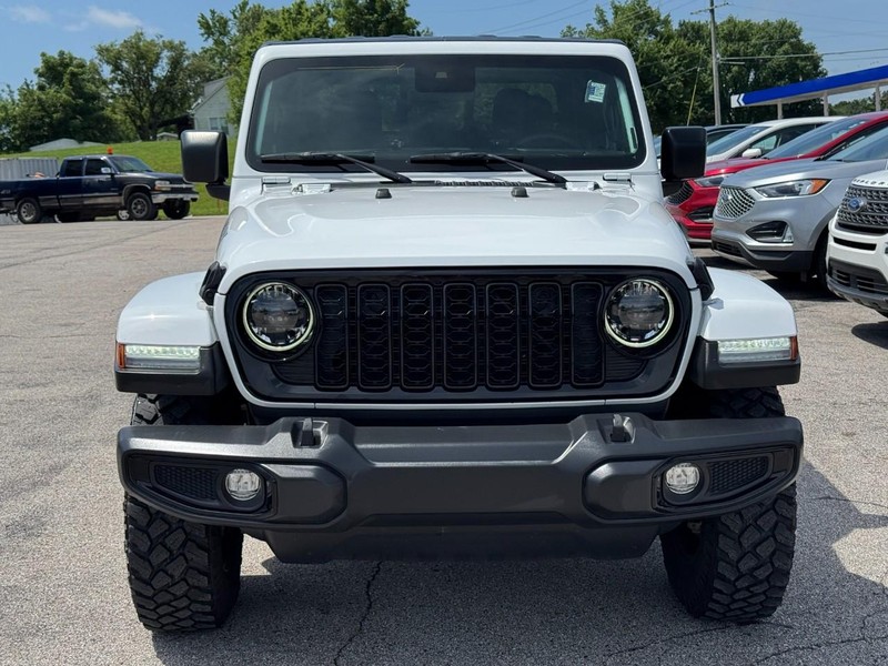 Jeep Gladiator Vehicle Full-screen Gallery Image 09