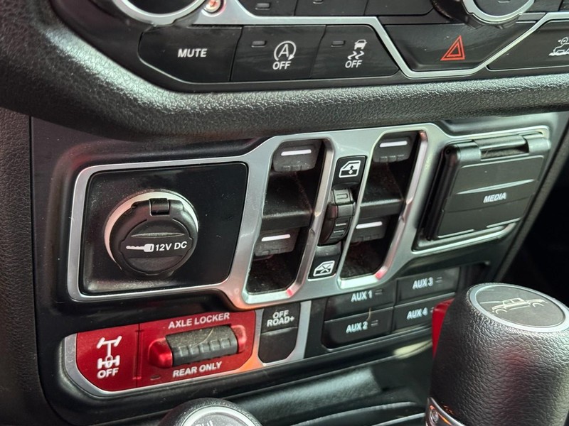 Jeep Gladiator Vehicle Full-screen Gallery Image 19