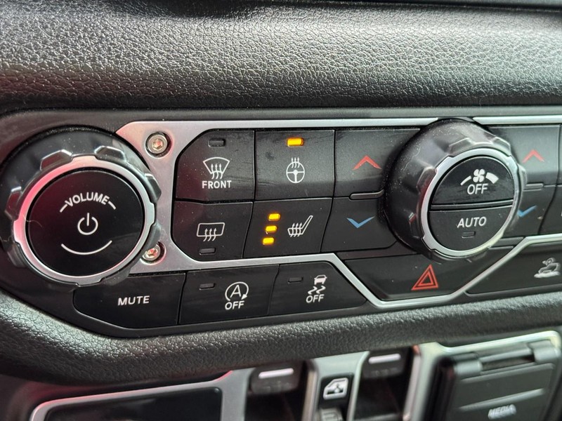 Jeep Gladiator Vehicle Full-screen Gallery Image 20