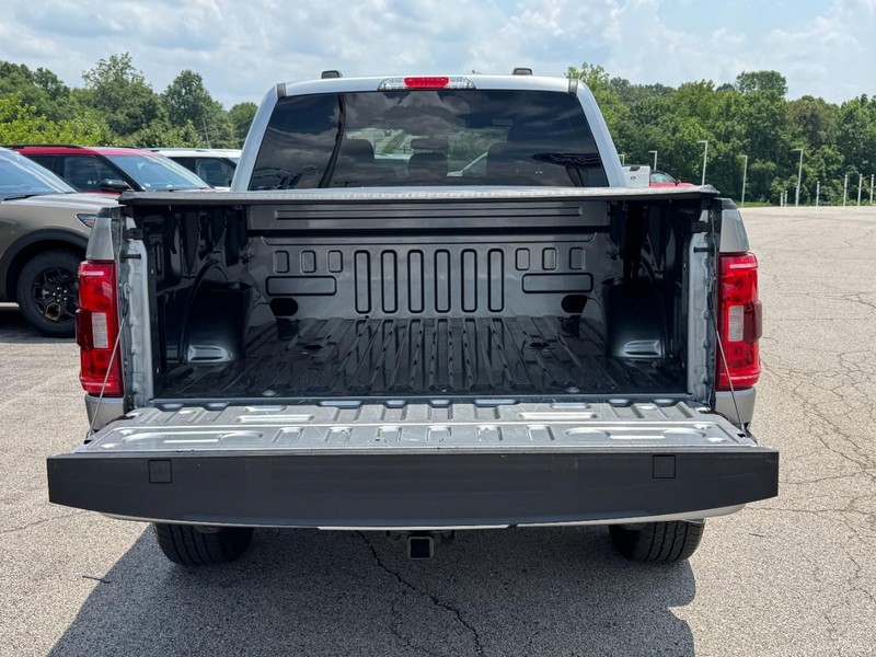Ford F-150 Vehicle Full-screen Gallery Image 05