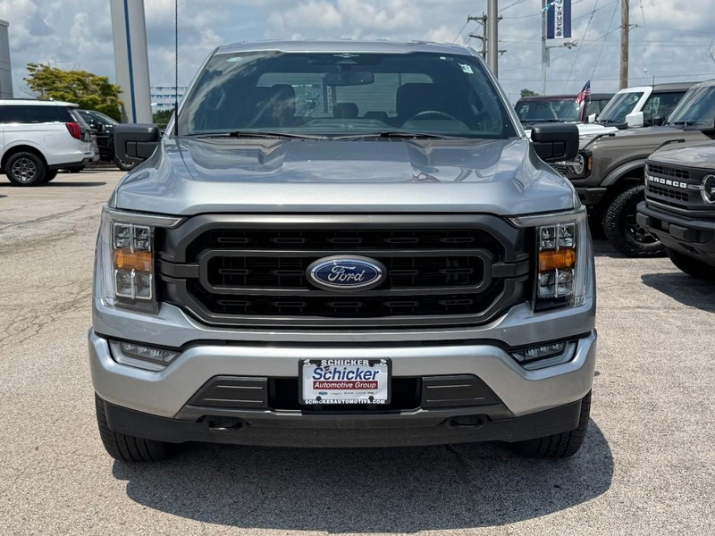 Ford F-150 Vehicle Full-screen Gallery Image 09