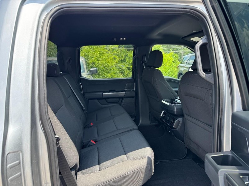 Ford F-150 Vehicle Full-screen Gallery Image 10