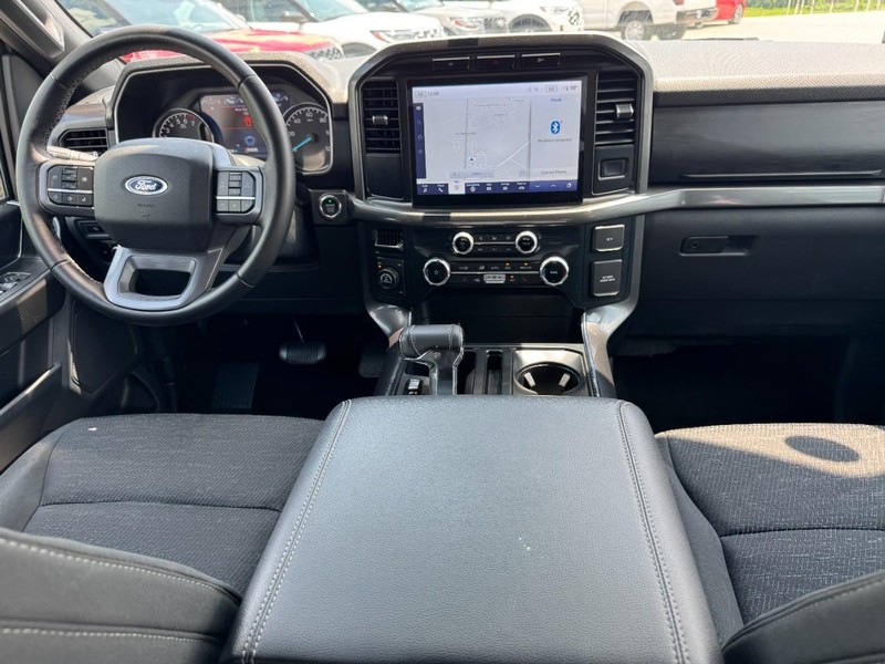 Ford F-150 Vehicle Full-screen Gallery Image 11