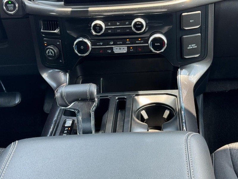 Ford F-150 Vehicle Full-screen Gallery Image 14