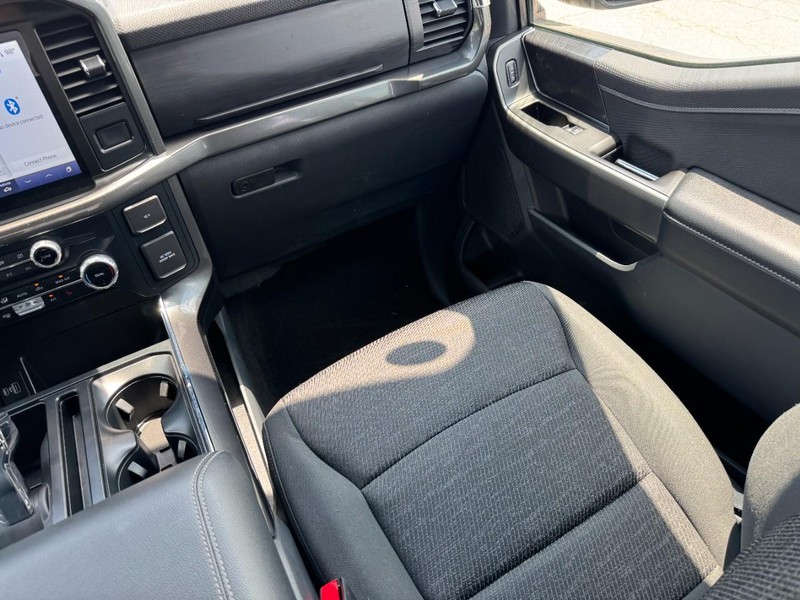 Ford F-150 Vehicle Full-screen Gallery Image 15
