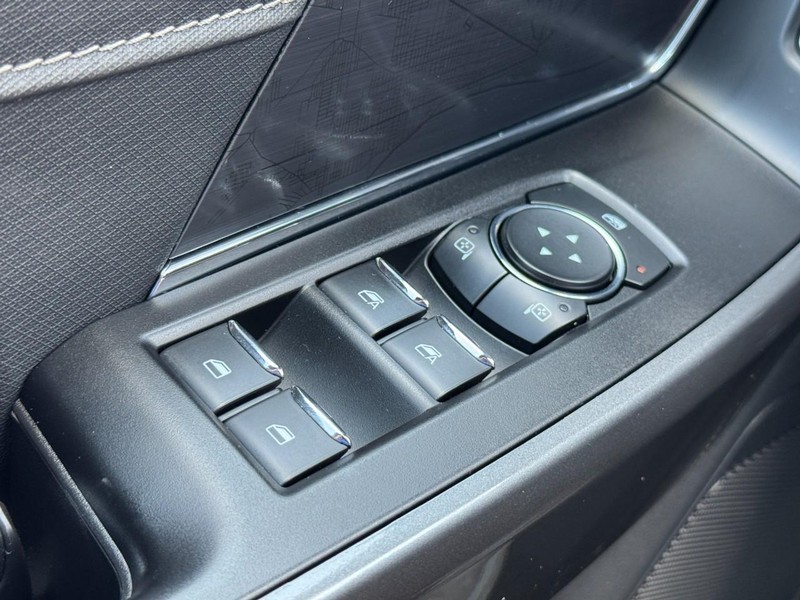 Ford F-150 Vehicle Full-screen Gallery Image 22